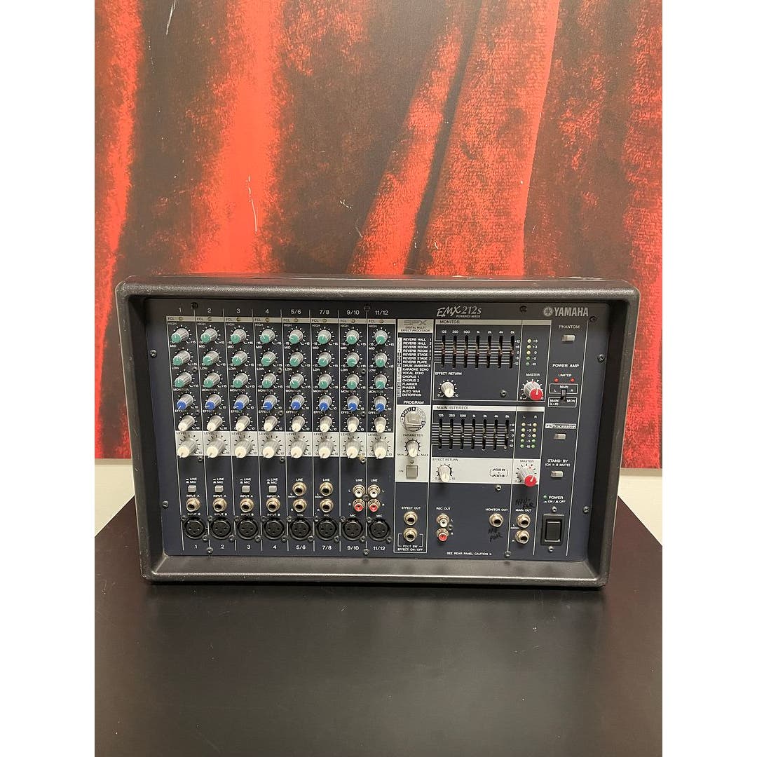 Yamaha EMX 212S Mixer