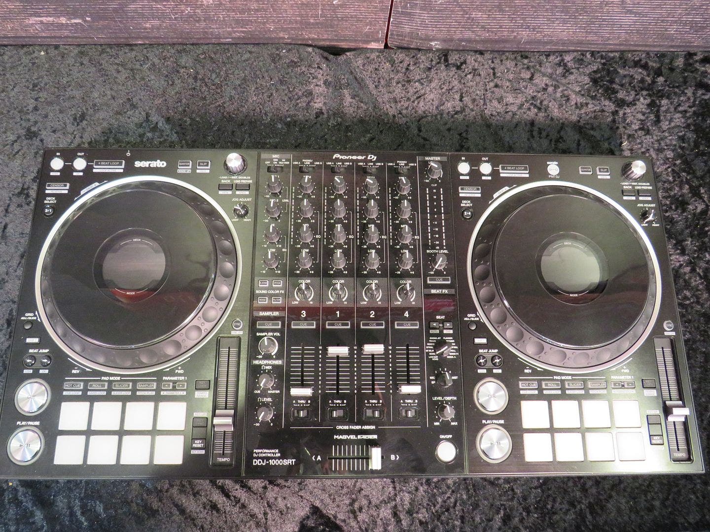Buy Used Pioneer DJ DDJ-100SRT DJ Controller | Sam Ash Music Buy Used Pioneer DJ DDJ-100SRT DJ Controller | Sam Ash Music