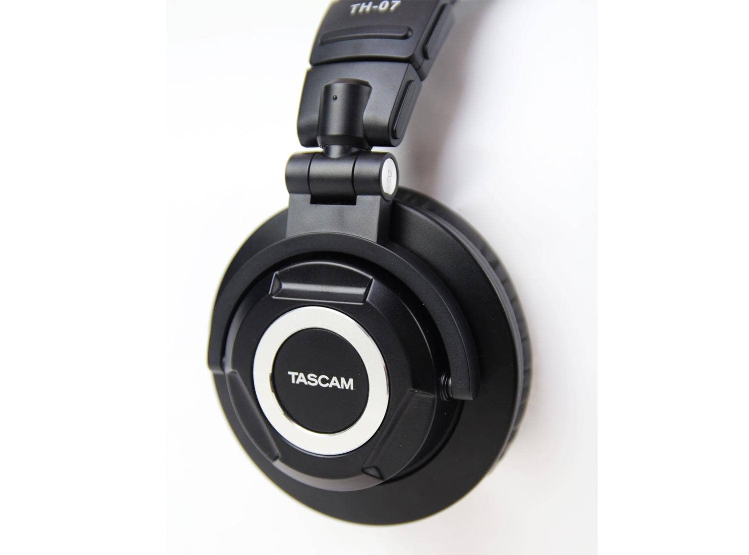 Sam ash headphones new arrivals