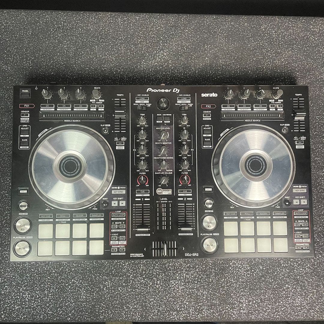 Buy Used Pioneer DJ DDJ SR2 DJ Controller | Sam Ash Music Buy Used Pioneer DJ DDJ SR2 DJ Controller | Sam Ash Music