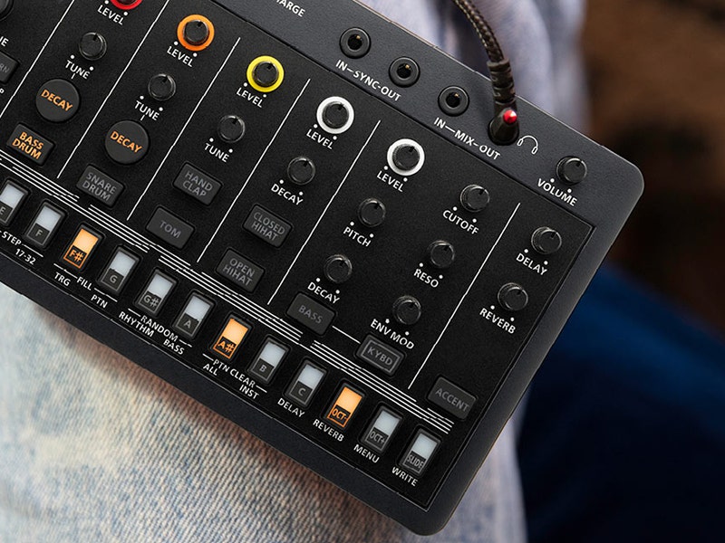 Buy Roland AIRA Compact T-8 Beat Machine | Sam Ash Music